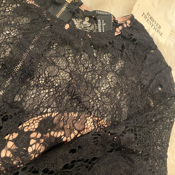Black lace long sleeve top - Picture 4 of 4